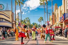 Disney inicia festas de fim de ano na Califórnia no dia 11 de novembro; saiba tudo