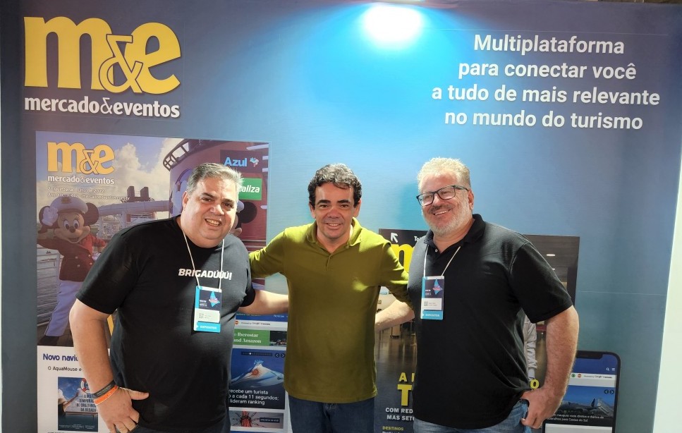 Masterop leva 201 agentes do Nordeste para o Festival de Turismo de Alagoas Artur Nascimento, gerente de Vendas Masterop, Adriano Queiroga, diretor do Festival de Turismo de Alagoas, e André Poletti, Paraná Turismo