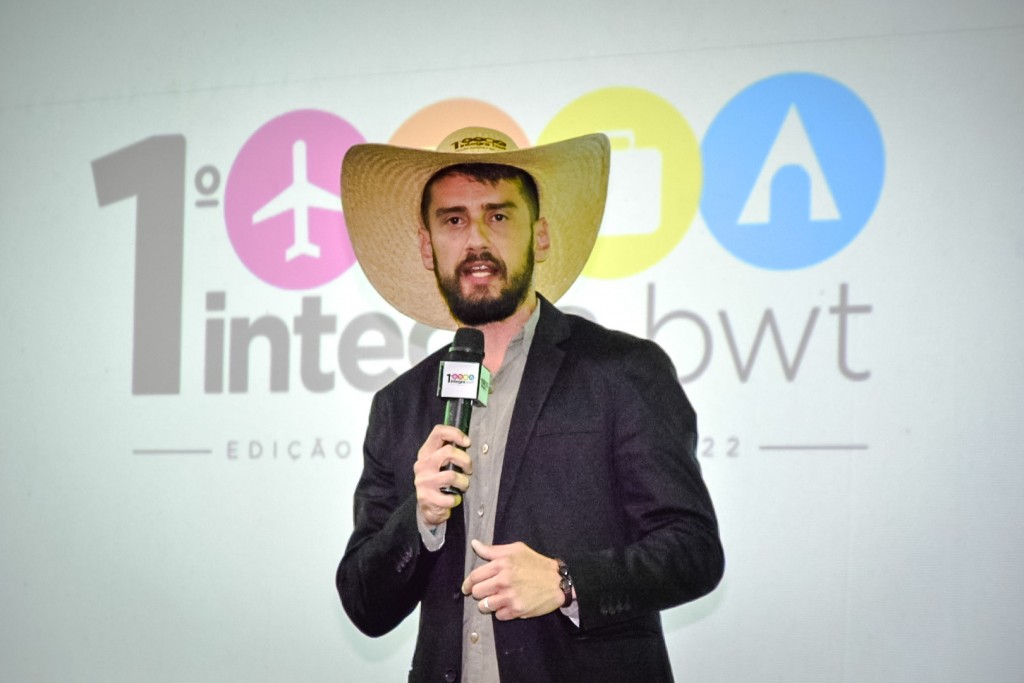 Integra BWT dedica segundo dia aos atrativos do Mato Grosso do Sul Bruno Wendling, diretor-presidente da Fundação de Turismo do Mato Grosso do Sul durante sua palestra do Integra BWT (Foto: Ana Azevedo)