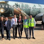 Carol Almeida e Juliana Pisani, da Universal, Luiz Teixeira, comandante Alexandre Pollhuber e a chefe de cabine Rosângela, da Gol, e Roberto de Oliveira e Josmario de Brito, da Inframerica