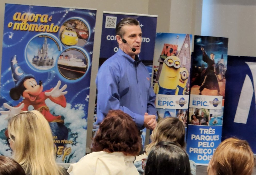 NewIt, Visit Orlando e parques temáticos realizam capacitação para 200 agentes no Rio; fotos Diretor de Vendas para América Latina do Visit Orlando, Patrick Ivars
