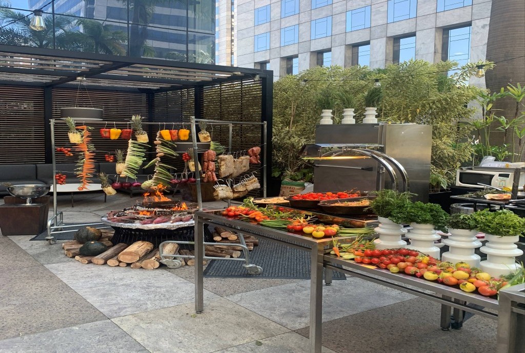 Hilton Morumbi dá desconto em diária e prepara brunch para Dia dos Pais Hilton SP Morumbi_churrasco_Divulgação (3)