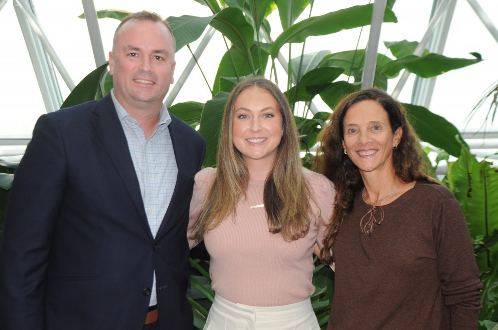 Jess Lott, Danielle Pechous e Jane Terra, do Orlando Magic