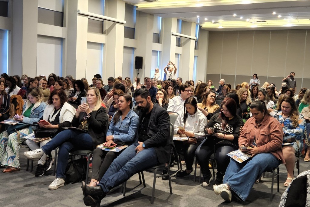 NewIt, Visit Orlando e parques temáticos realizam capacitação para 200 agentes no Rio; fotos Mais de 100 agentes compareceram ao treinamento