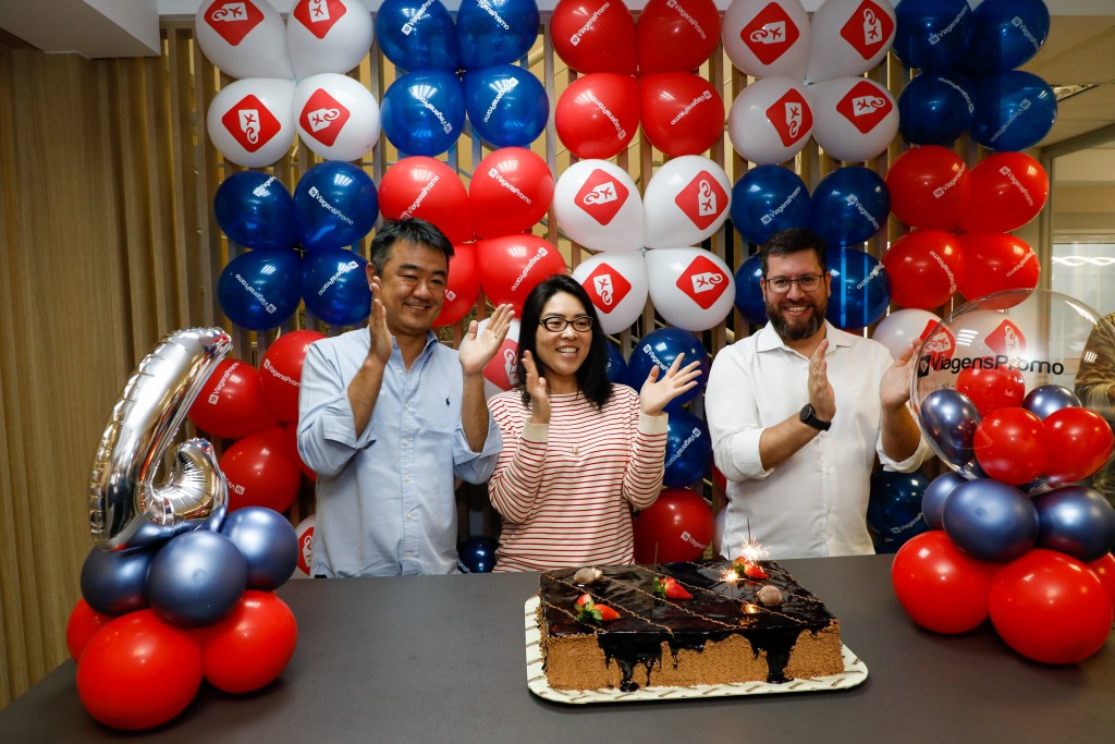 ViagensPromo celebra aniversário com colaboradores em São Paulo; veja fotos 1 Renato Kido, Mary Kido, e Renato Alves