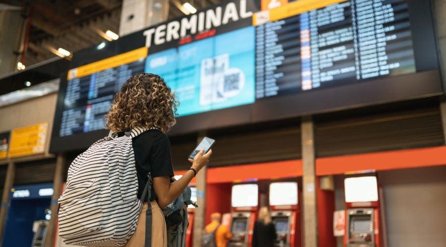 Receita das aéreas cresce 70% no primeiro semestre, mas não impede novo prejuízo em 2022 aeroporto airport passageiro divulgação embratur