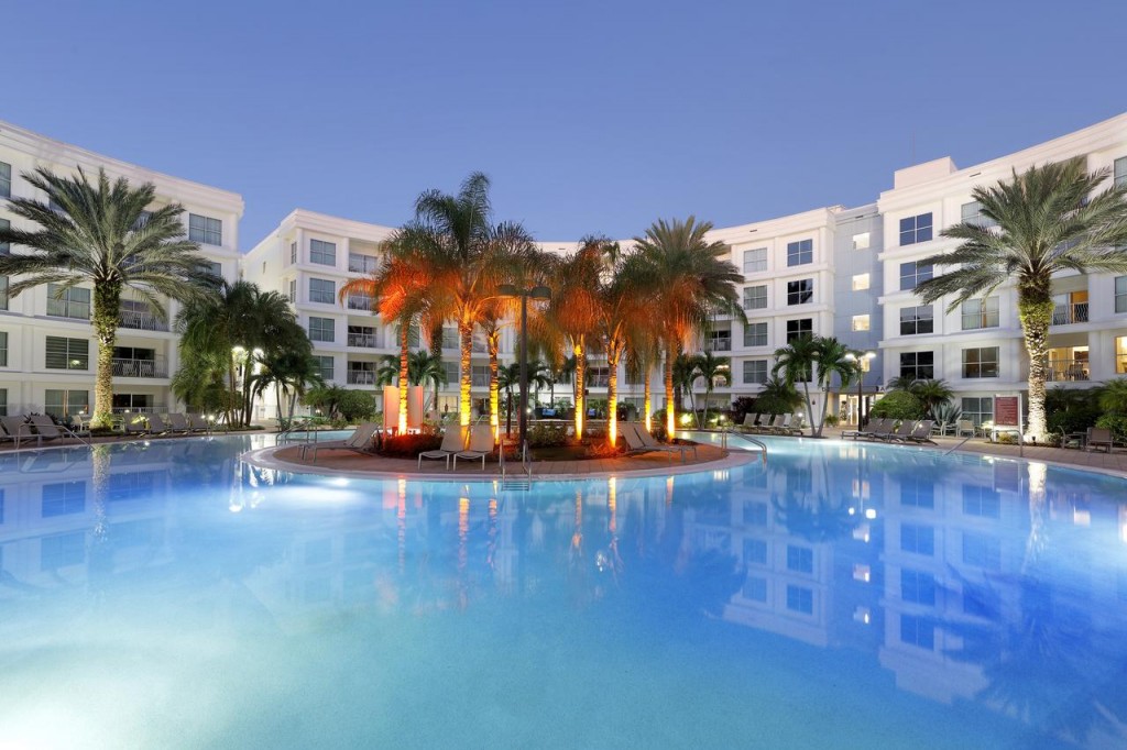 Meliá promove campanha para incentivar adesão ao programa MeliáRewards 1 304MeliaOrlando-Pool