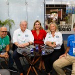 Alexandre Palmeira, do Portão de Embarque, Roy TAylor, do M&E, Luciane Leite, da secretaria de turismo de Ilhabela, Rosa MAsgrau, do M&E, e Rafael Pombo, da secretaria de turismo de Ilhabela