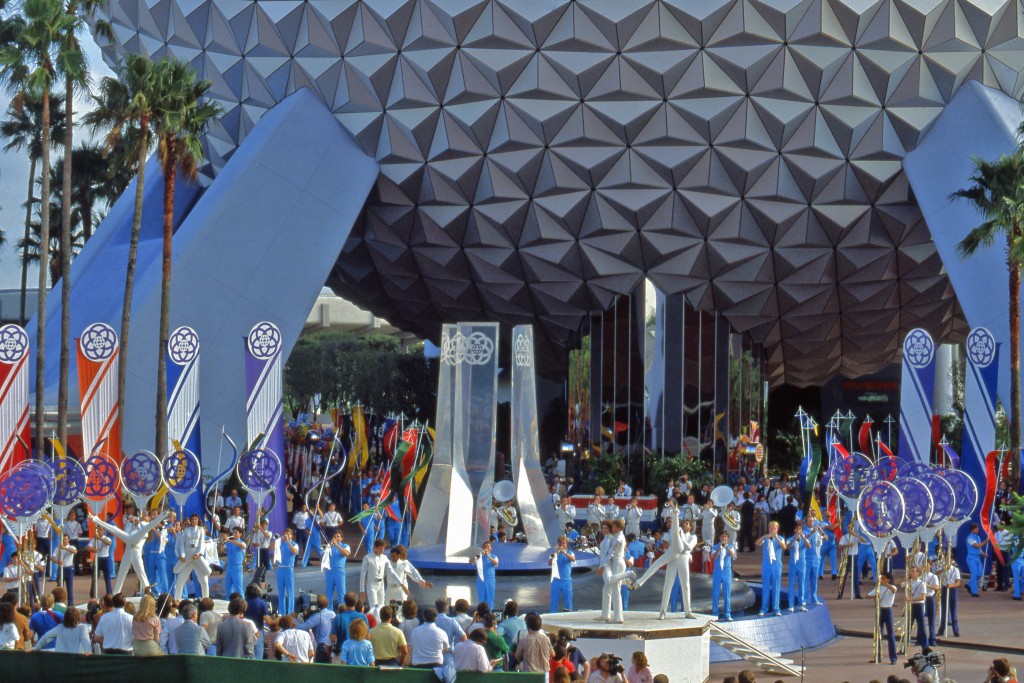Walt Disney World Resort celebra 40 anos de Epcot; veja fotos históricas On Oct. 1, 1982, EPCOT officially opened at Walt Disney World Resort in Lake Buena Vista, Fla. (Disney)