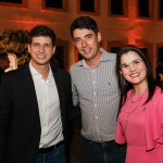 João Campos, prefeito do Recife, Fabrício Amaral, do Fornatur, e Vanessa Leal, da Anseditur