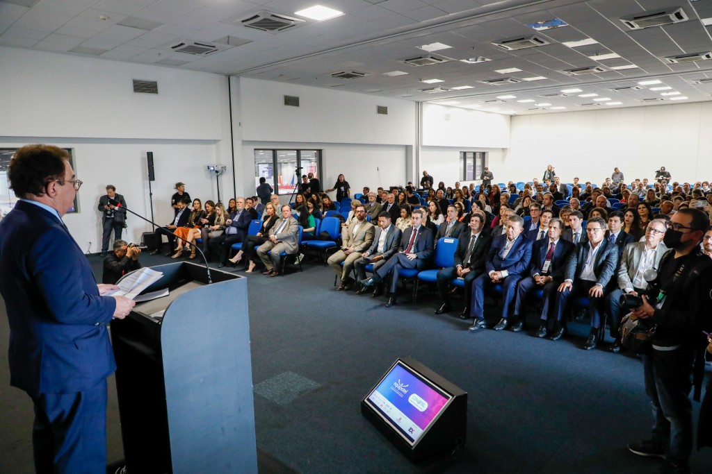 Manoel Linhares durante abertura do Conotel Com presença do ministro Celso Sabino, Conotel 2023 anuncia programação completa
