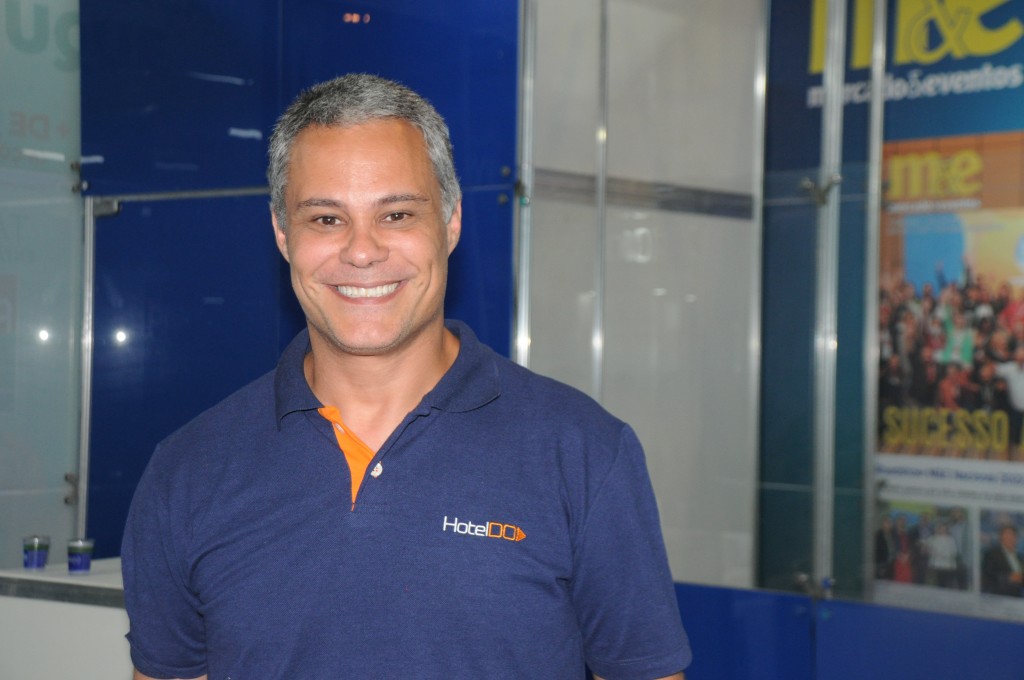 Marcio Nogueira da HotelDO 1 HotelDO leva estande e equipe completa para WTM-LA 2023