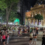 Praça Dom Pedro II reúne gastronomia, atraçõe musicais e food truchs