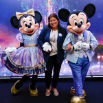 Sarah Domenech, com Mickey e Minnie Sarah Domenech, com Mickey e Minnie
