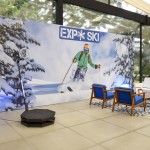 Um painel para fotos foi disponibilizado no evento, além de roupas especiais para ilustrar os trajes que os viajantes devem utilizar ao se aventurarem em baixas temperaturas Um painel para fotos foi disponibilizado no evento, além de roupas especiais para ilustrar os trajes que os viajantes devem utilizar ao se aventurarem em baixas temperaturas