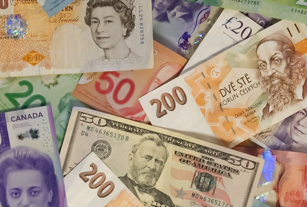 Dolar e Euro lideram as 10 moedas estrangeiras mais negociadas no Brasil em 2022 1 dinheiro dolar euro