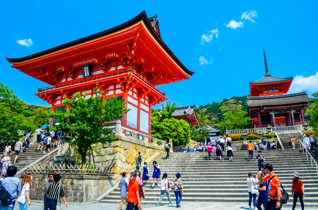 japão toquio Photo J Shutterstock.com Procura por viagens ao Japão cresce 135% após anúncio de isenção de vistos, diz pesquisa