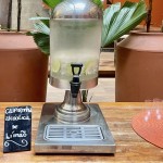 Aos sábados é servido feijoada e há também oferta de caipirinha no buffet