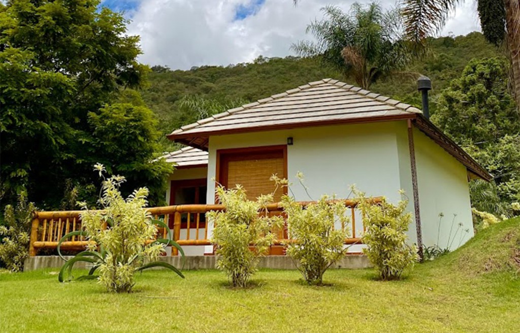 Teresópolis (RJ) ganha opção de hospedagem integrada à natureza Bali externa