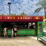 Barraca de hambúrgueres, cachorros quentes, empanadas e muito mais!