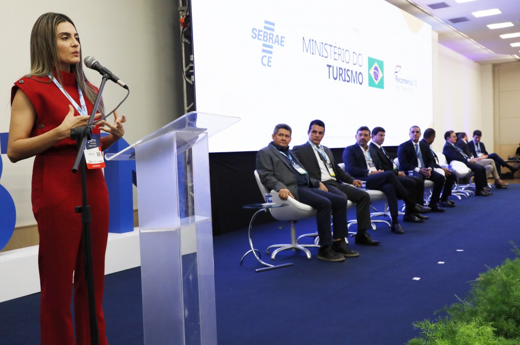 Na abertura, CEOs do BTM destacam potencial do Ceará e feira 320% maior em 2022 6 Denise Carra, secretária executiva de Turismo do Ceará
