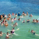 Banho de mar dos agentes participantes da mega famtour da ViagensPromo e ETS