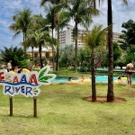 O Ebaaa River é um rio lento com profundidade de cerca de 1,20 metros