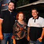 Telma Wohlers, da Levo Você Turismo, entre Lucas Kitofi e Vinícius Gaban, da ViagensPromo