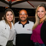 Thiago Benatti, da Viagens Promo, entre Larissa Nadiak, da Unique Turismo, e Naila Roque, da Agência Pietur