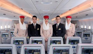 Emirates vai avaliar candidatos para recrutar novos tripulantes de cabine no Brasil