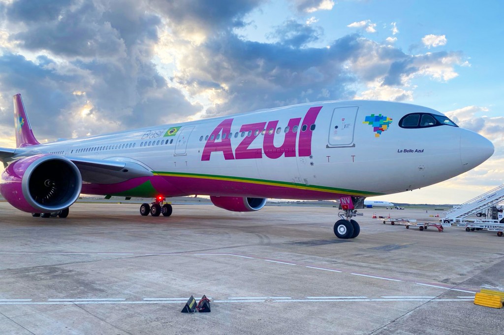 Azul recebe A330neo pintado na cor rosa A330NEO