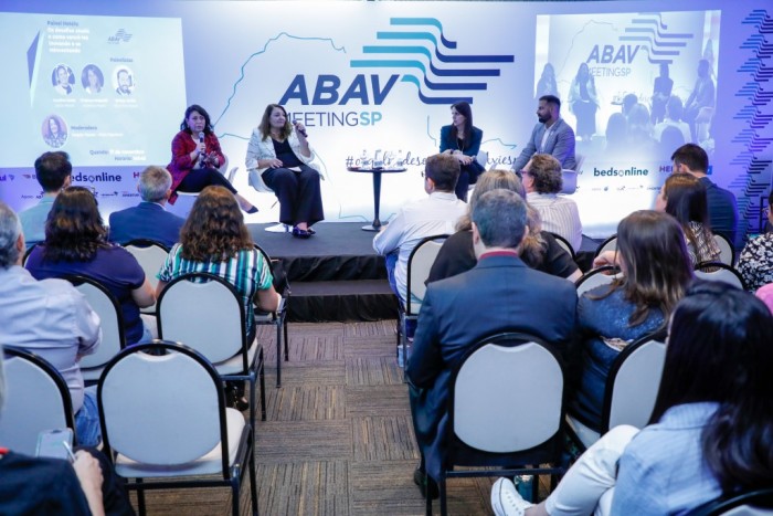 Abav MeetingSP: hotelaria discute mudanças pós-pandemia e relacionamento com agentes Representantes da hotelaria nacional debateram principais desafios e cenários do setor (Foto: Eric Ribeiro)