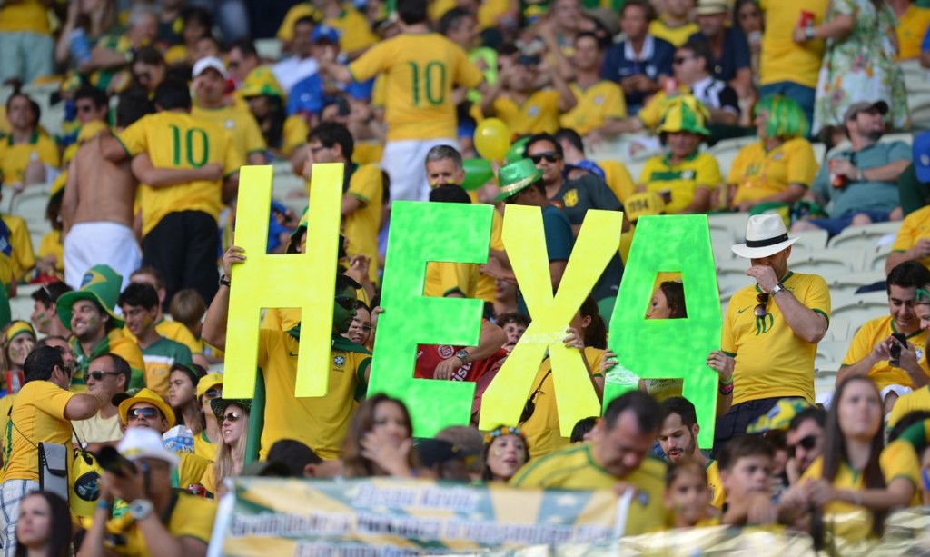FBHA: bares e restaurantes esperam 70% a mais de clientes durante Copa do Mundo Brasil joga contra a seleção da Colômbia na arena Castelão em Fortaleza (Marcello Casal Jr/Agência Brasil)