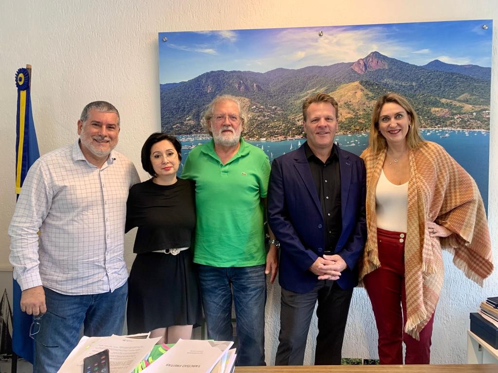 Ilhabela recebe ex-VP da Disney para troca de experiências em turismo DISNEY