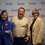 Davis Camargo, da Orinter, Renata Salina e Arlenes Garcias da Sandals