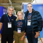 Domingos, da Azul, Flávia Possani e Marcelo Cohen, da BeFly