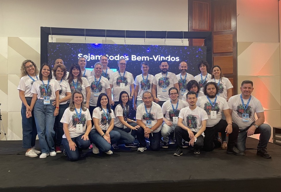 Empresa reuniu os 21 novos contratados após a pandemia