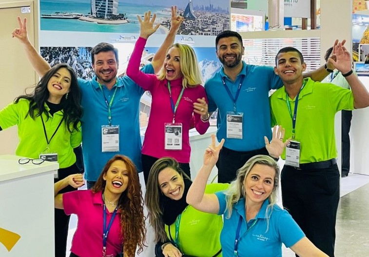 Interep Viagens destaca seus diferenciais em estande interativo no Festuris 2022 Foto_Bruna Lopreiato, Daniel Moser, Cynthia Rodrigues, Rafael Marques, Pierre Lemos, Mahara Ferreira, Mariana Hecksher e Milena Vieira