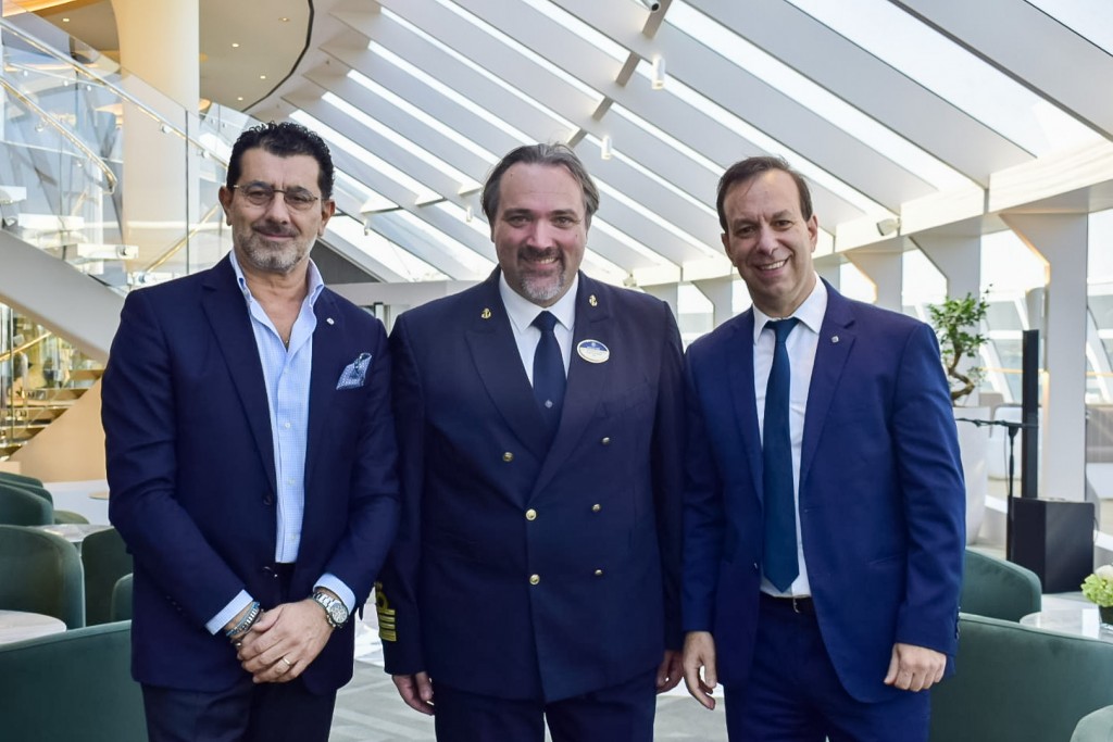 Gianni Onorato, CEO, Marco Massa, comandante do MSC World Europa, e Adrian Ursilli, diretor geral da armadora no Brasil