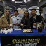 Karla Cavalcanti, do Fundtur-MS, Chefe Caslu, Isabella Fernandes, do Sebrae-MS, e Bruno Wendling, do Fundtur-MS