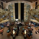 Lobby principal do navio
