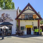 Lojas de alimentos e souvenirs estão disponíveis no Alpen Park