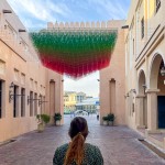 Manifestação artística nos corredores de Katara, em Doha