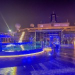 Piscina principal à noite
