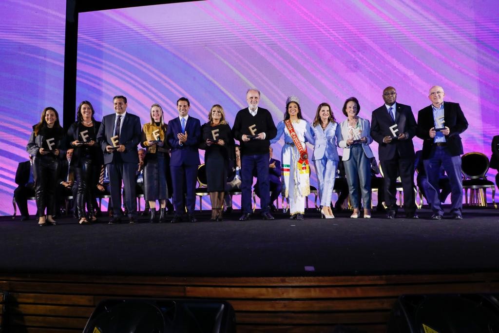 Premiados com o troféu Amigo do Festuris Veja os premiados com o Troféu Amigos do Festuris 2022