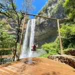 Símbolo do Parque do Caracol, a cascata conta com um balanço que além de oferecer um registro instagramável, proporciona uma sensação ímpar de proximidade com a natureza