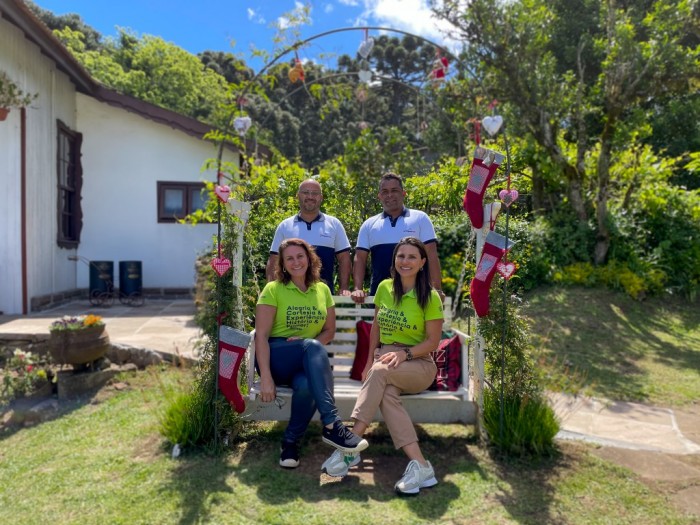ViagensPromo e ETS promovem imersão de 150 agentes de viagens na natureza do RS 2 Thiago Benatti e Washington Silva, da ViagensPromo com Adriane Brocker e Carlise Bianchi, CEOs da Brocker Turismo (Foto: Ana Azevedo/M&E)
