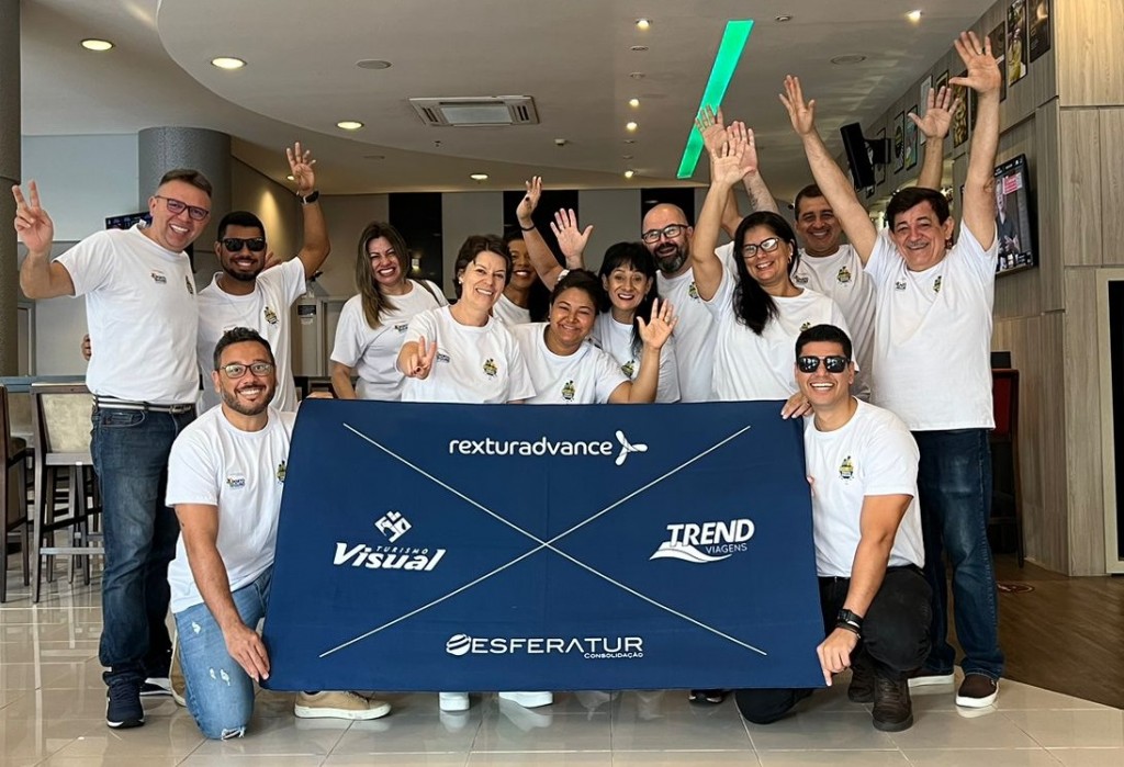 Time CVC Corp com parceiros Everton (Mar Paraíso), Denise (Ramada Porto Seguro), Deiri e Intinan (La Torre), Marcia (Portobello), Fábio (Sueds), Aline (Secretaria de Turismo) e Timbó (Arcobaleno)