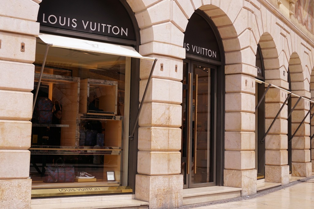 Louis Vuitton abrirá primeiro hotel e sua maior loja do mundo em Paris