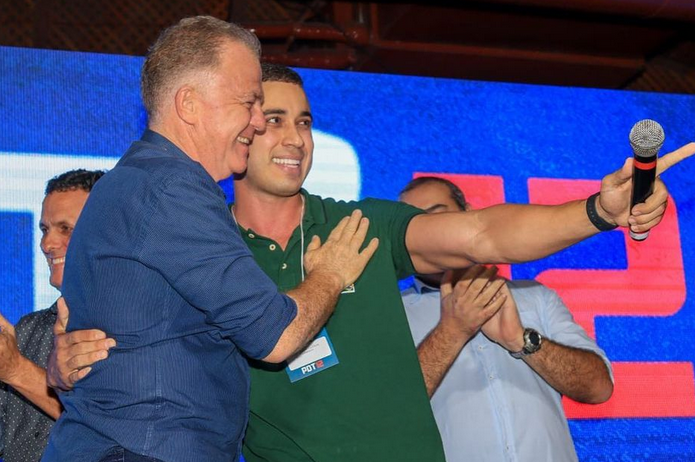Renato Casagrande, governador reeleito do Espírito Santo, anuncia novo secretário de Turismo 1 000